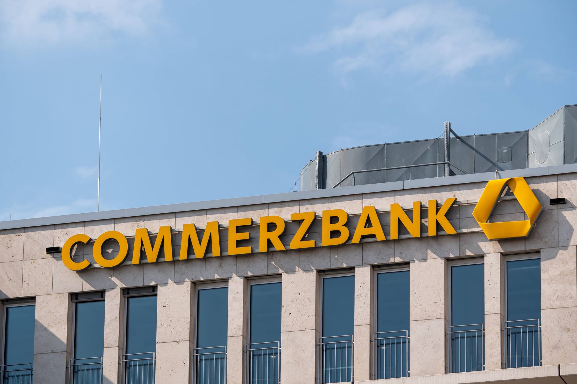 Commerzbank: Der Aktienindex der Commerzbank liegt aktuell 90 Prozent unterhalb ihres Rekordwerts. Commerzbank: Der Aktienindex der Commerzbank liegt aktuell 90 Prozent unterhalb ihres Rekordwerts.