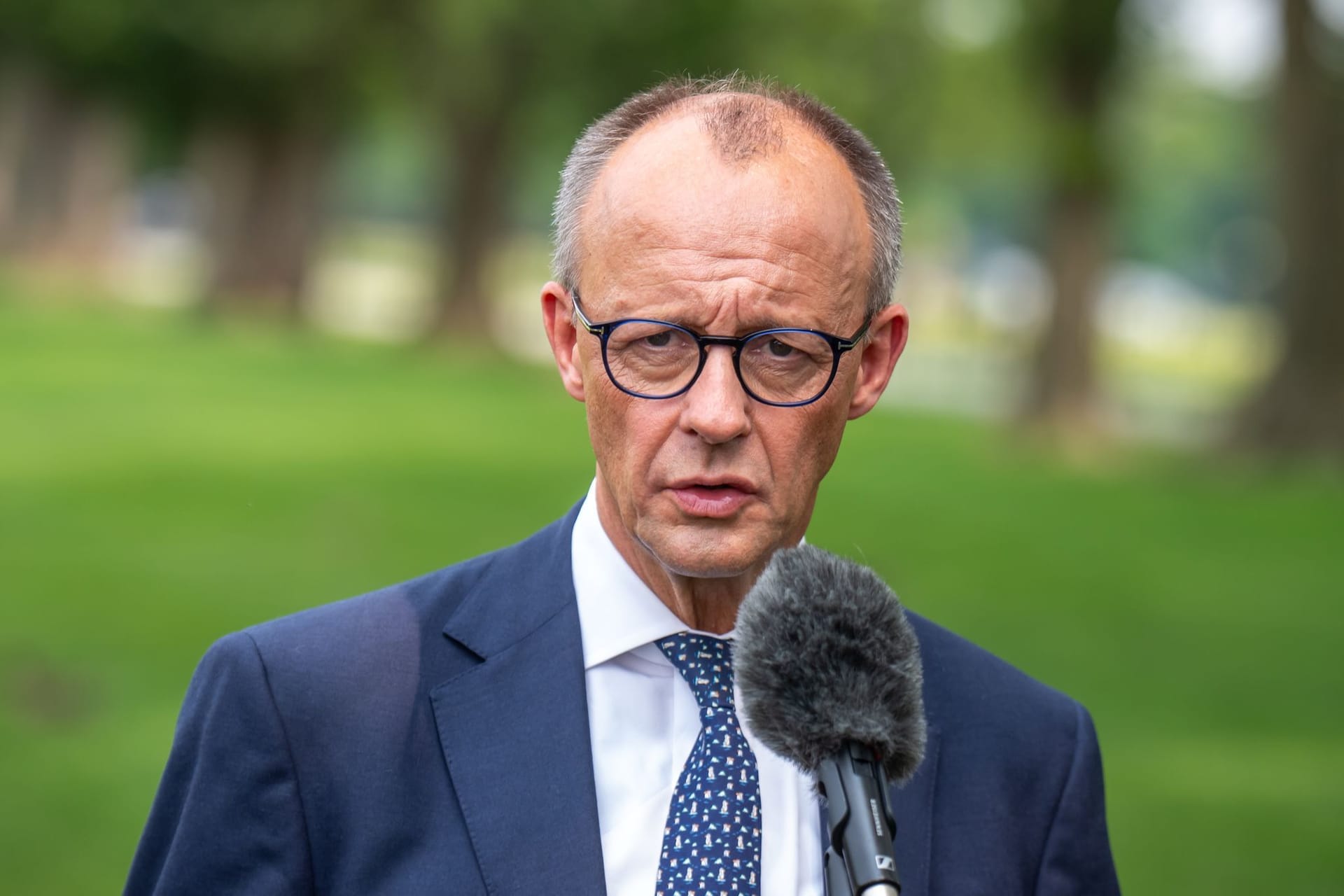 Bundeskanzler Friedrich Merz (CDU) gibt ein Statement, nachdem er von US-Präsident Trump im Weißen Haus empfangen wurde.
